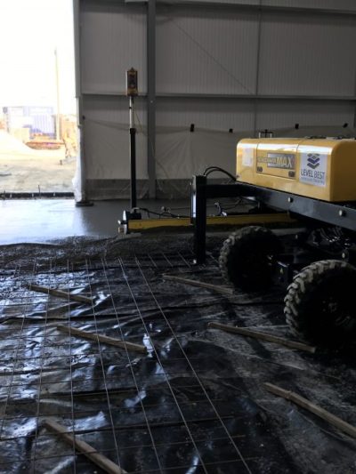 The Ligchine laser screed is easily capable of laying over 400m3 of ready-mixed concrete per day providing the supplier’s service is adequate.