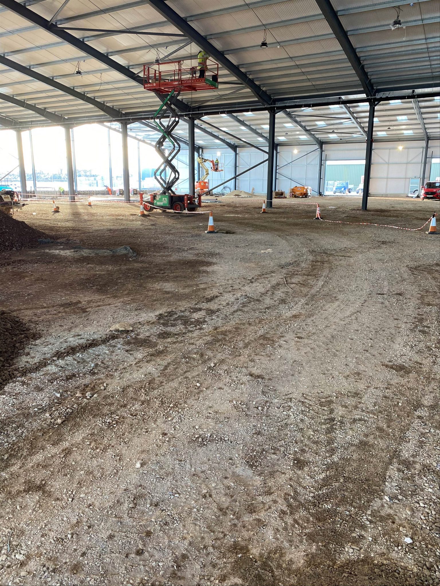 Concrete flooring for new warehouse in Gloucester by Level Best Level Best Concrete Flooring