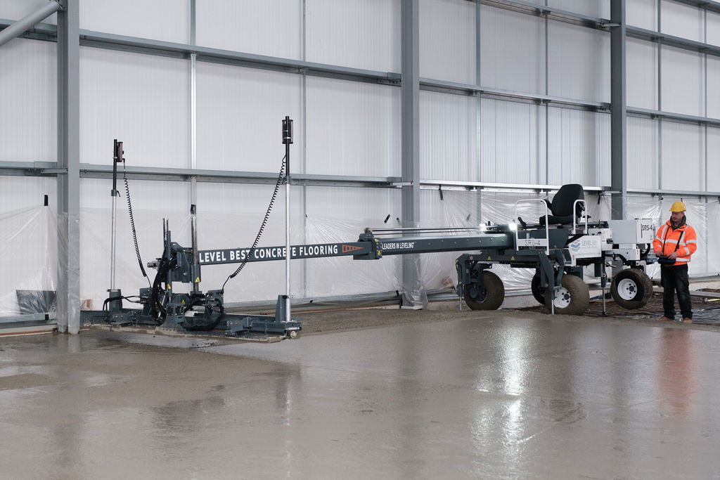 Level Best’s latest investment into innovative industrial concrete flooring machinery with the addition of the Somero SRS-4 laser screed.
